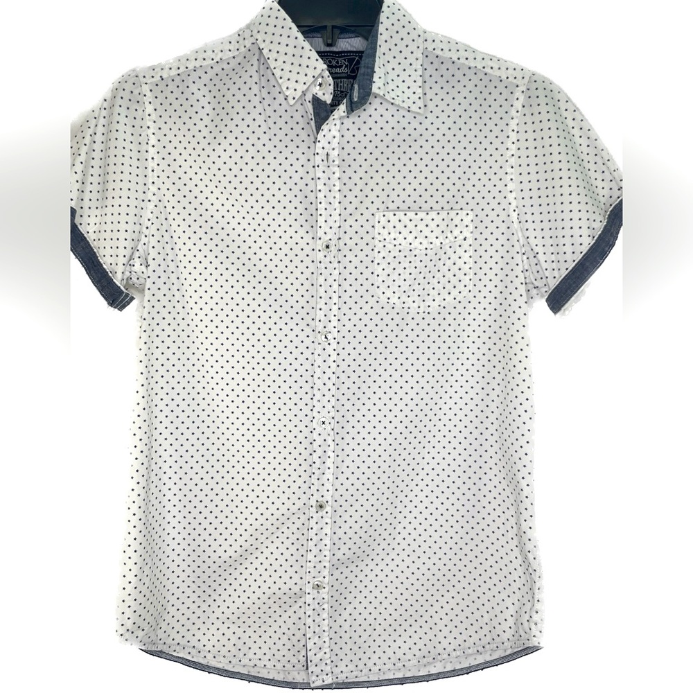 2/$20💥 Broken Threads Like New Star Print Button Down Sz S Bin E